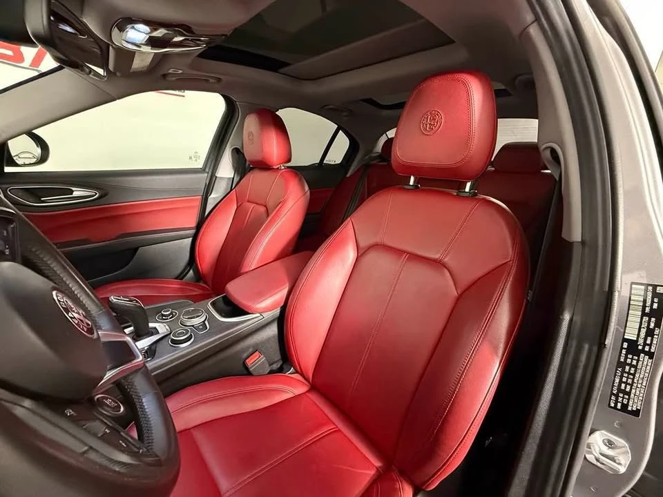 2020 Alfa Romeo Giulia - Image 12 of 16