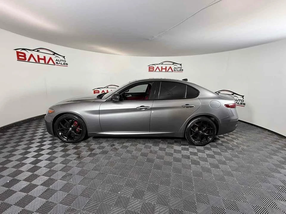 2020 Alfa Romeo Giulia - Image 5 of 20