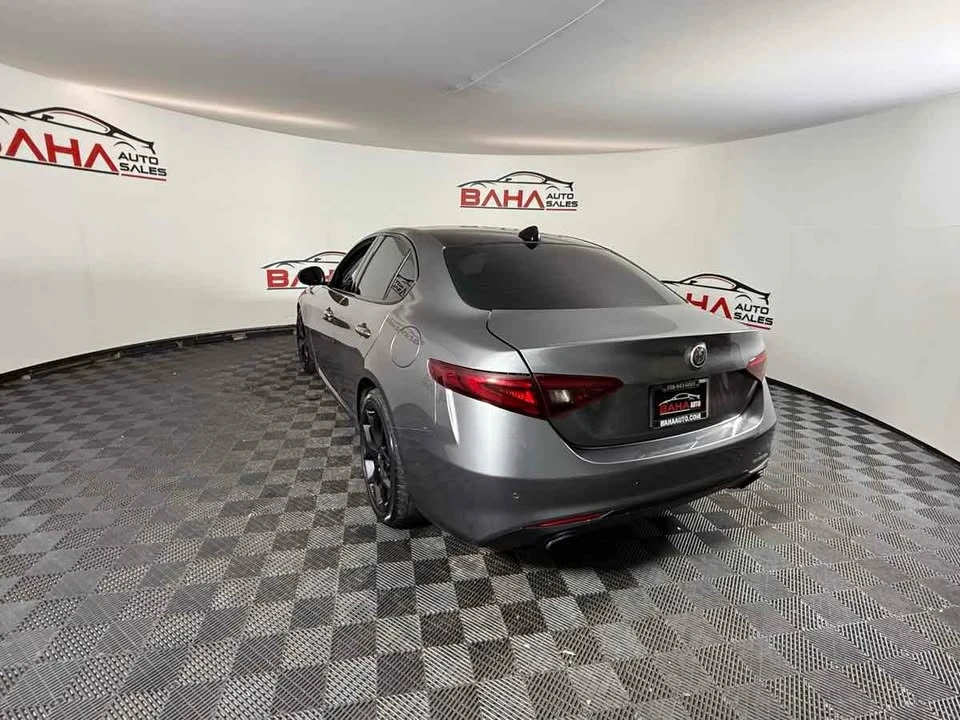 2020 Alfa Romeo Giulia - Image 7 of 20