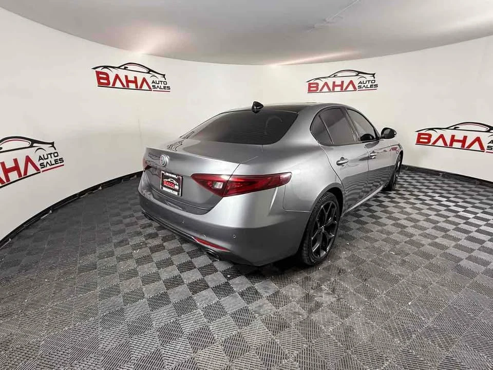 2020 Alfa Romeo Giulia - Image 9 of 20