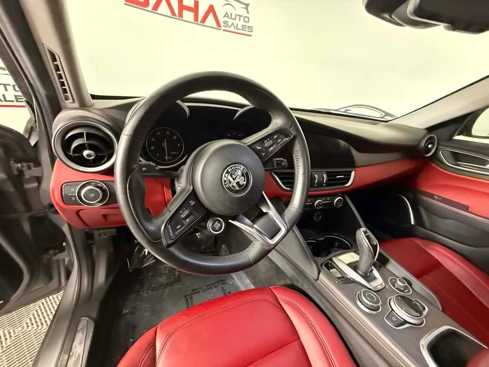 2020 Alfa Romeo Giulia - Image 18 of 20