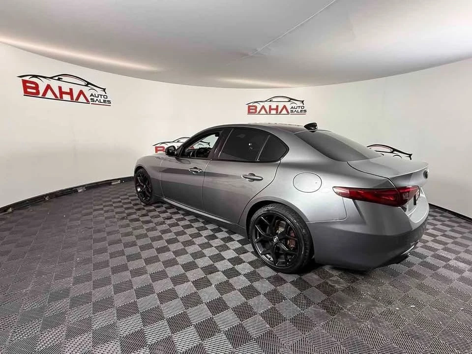 2020 Alfa Romeo Giulia - Image 4 of 16