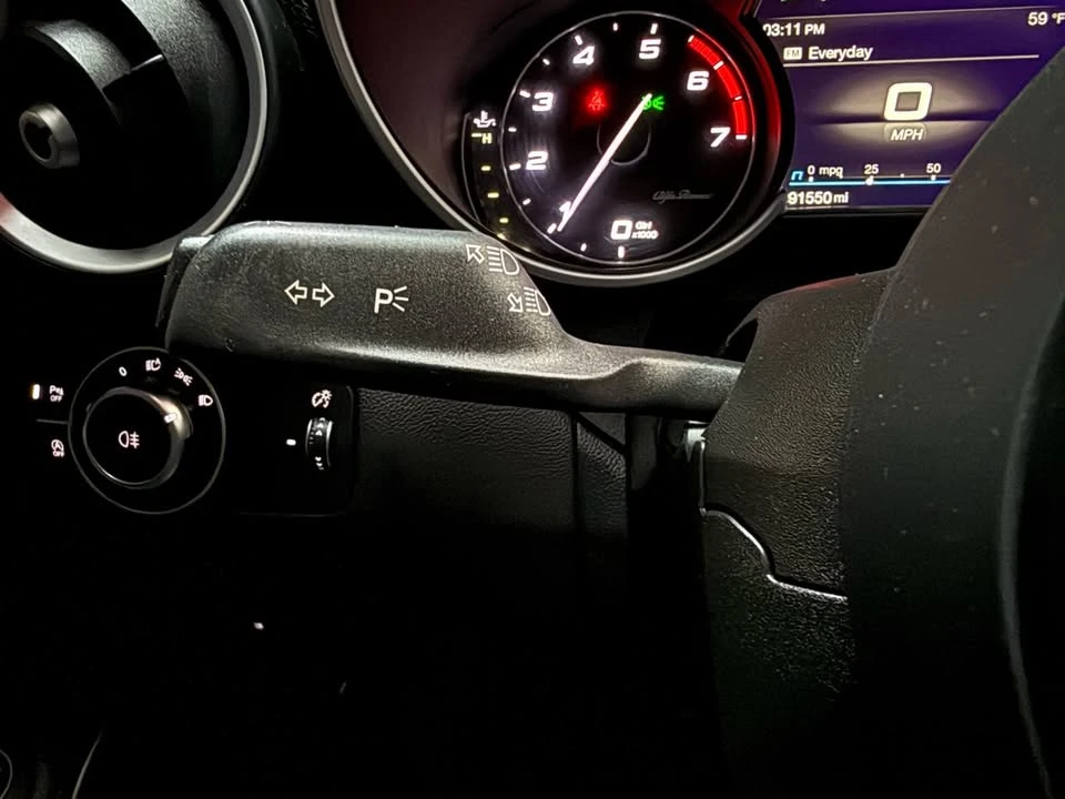 2020 Alfa Romeo Giulia - Image 15 of 19