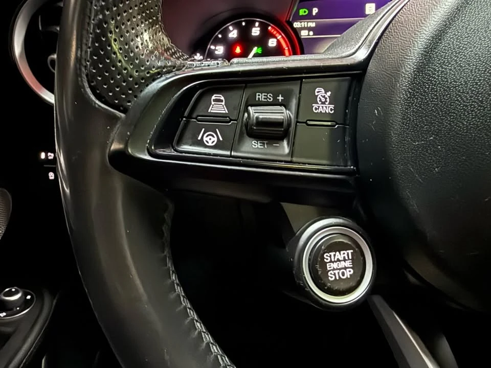 2020 Alfa Romeo Giulia - Image 14 of 19