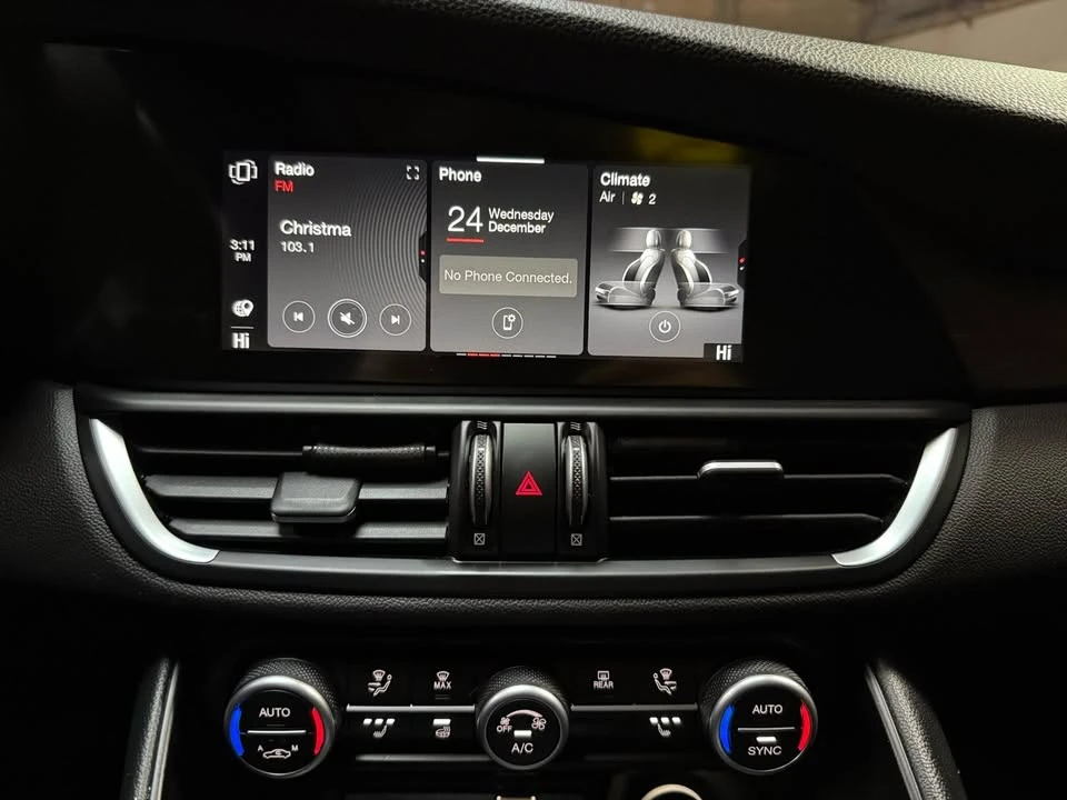2020 Alfa Romeo Giulia - Image 18 of 19