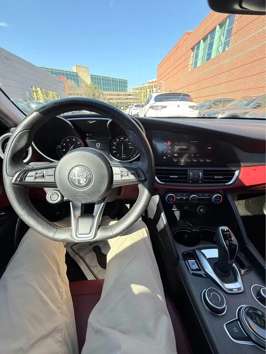 2020 Alfa Romeo Giulia - Image 9 of 14