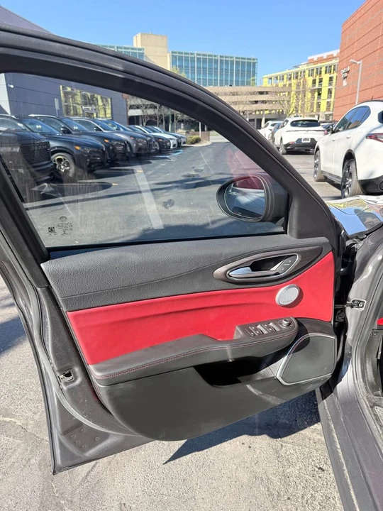 2020 Alfa Romeo Giulia - Image 7 of 14