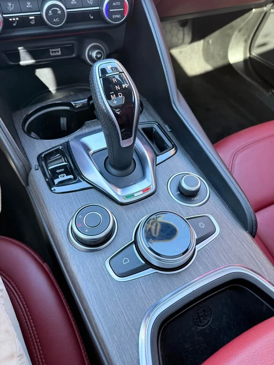 2020 Alfa Romeo Giulia - Image 11 of 14