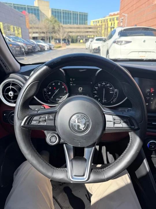 2020 Alfa Romeo Giulia - Image 13 of 14