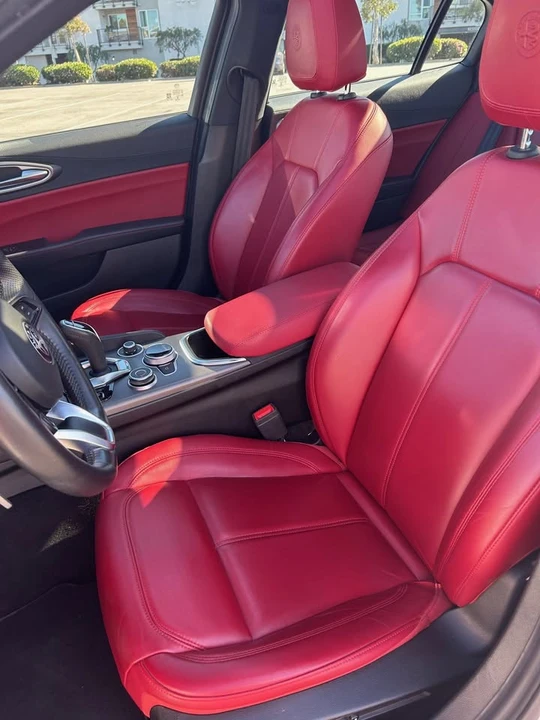 2020 Alfa Romeo Giulia - Image 10 of 19