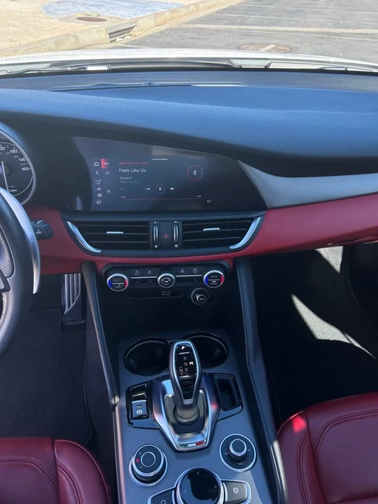2020 Alfa Romeo Giulia - Image 8 of 19
