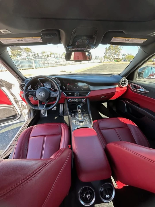 2020 Alfa Romeo Giulia - Image 6 of 19
