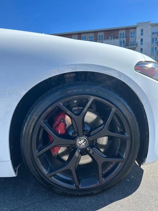 2020 Alfa Romeo Giulia - Image 14 of 19