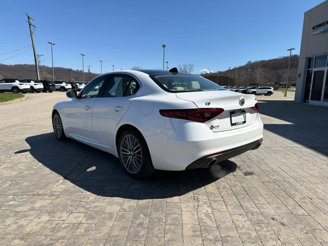 2020 Alfa Romeo Giulia - Image 6 of 20