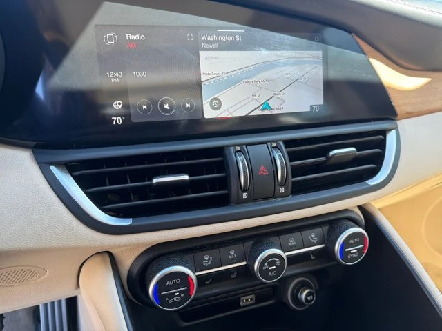2020 Alfa Romeo Giulia - Image 15 of 20