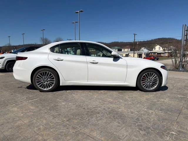 2020 Alfa Romeo Giulia - Image 9 of 20