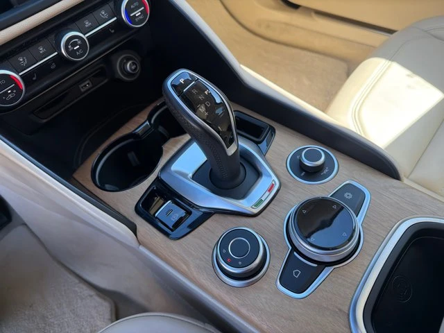 2020 Alfa Romeo Giulia - Image 17 of 20