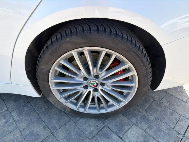 2020 Alfa Romeo Giulia - Image 10 of 20