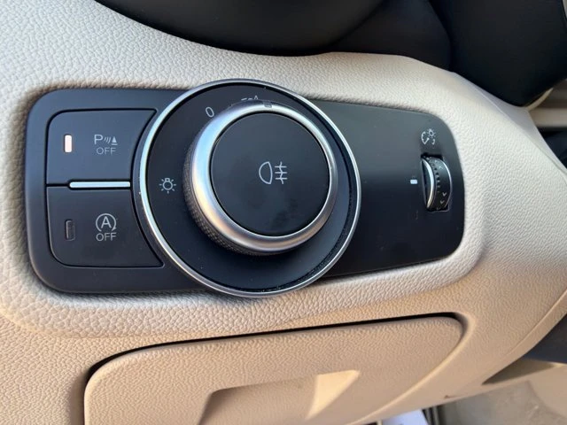 2020 Alfa Romeo Giulia - Image 12 of 20