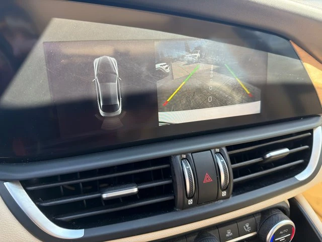 2020 Alfa Romeo Giulia - Image 16 of 20