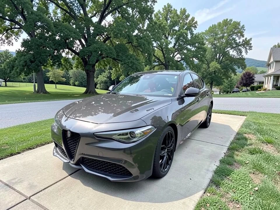 2020 Alfa Romeo Giulia - Image 8 of 11