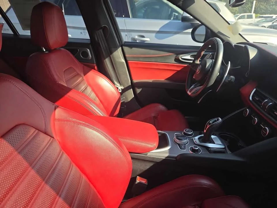 2020 Alfa Romeo Giulia - Image 10 of 11