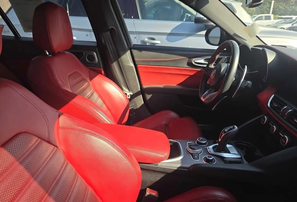 2020 Alfa Romeo Giulia - Image 6 of 7