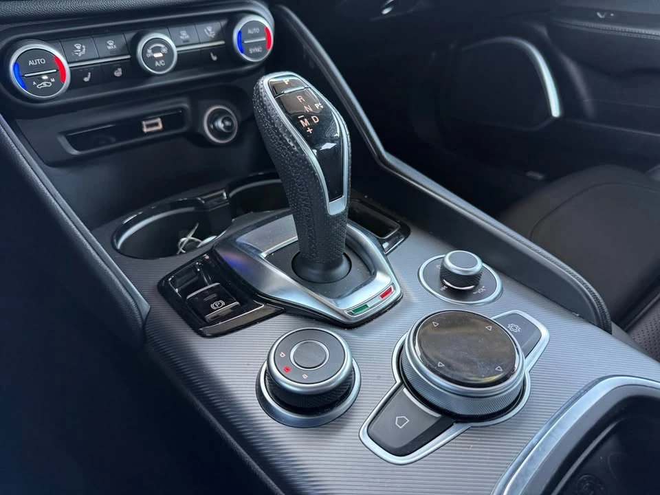 2020 Alfa Romeo Giulia - Image 19 of 20