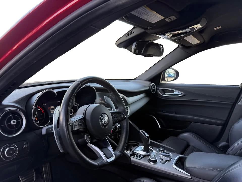2020 Alfa Romeo Giulia - Image 9 of 20
