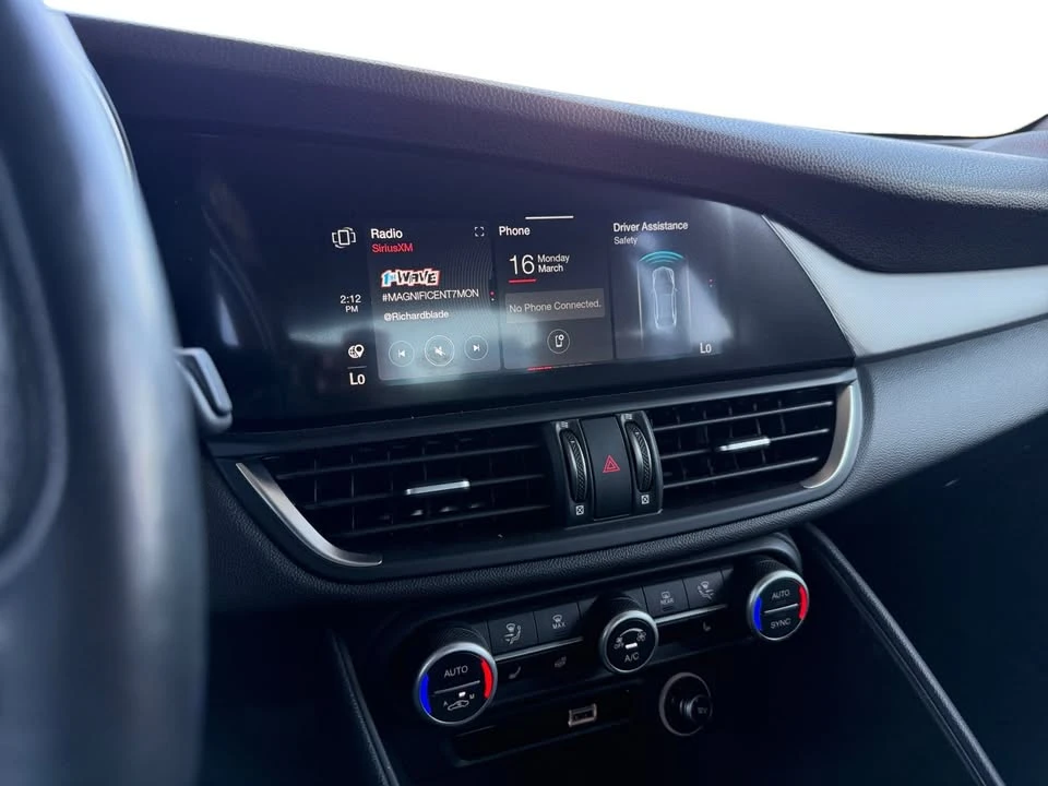 2020 Alfa Romeo Giulia - Image 12 of 20