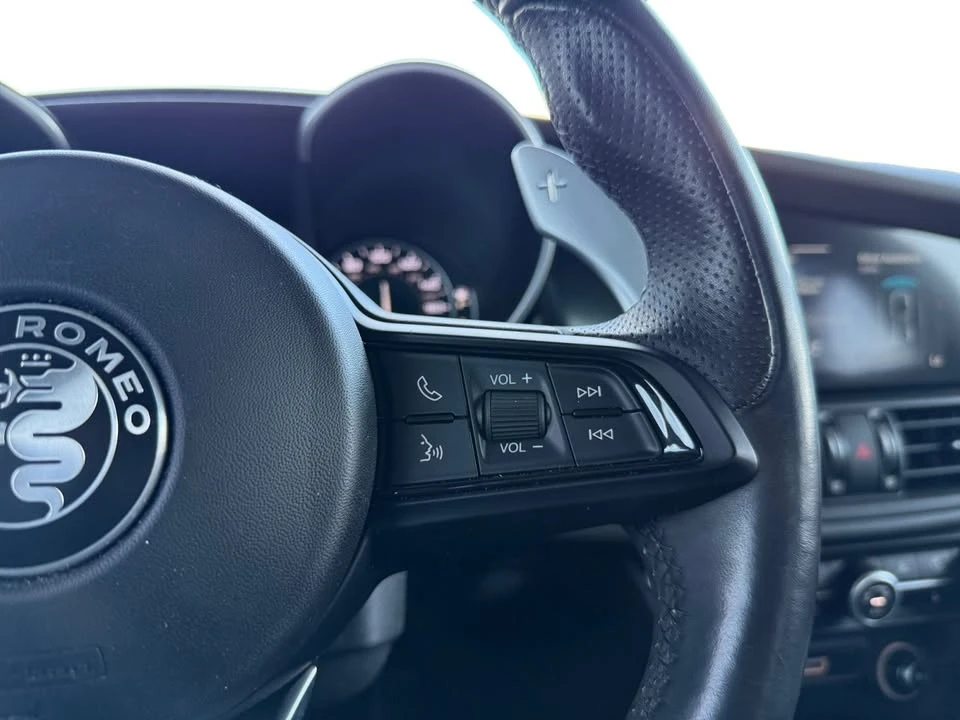 2020 Alfa Romeo Giulia - Image 13 of 20