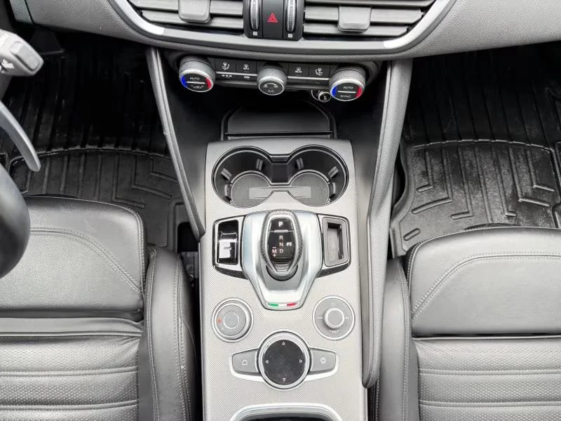2020 Alfa Romeo Giulia - Image 14 of 18