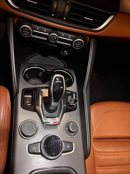 2020 Alfa Romeo Giulia - Image 6 of 9
