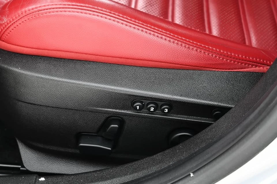 2020 Alfa Romeo Giulia - Image 11 of 20