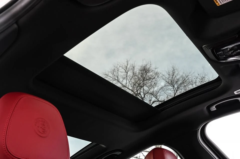 2020 Alfa Romeo Giulia - Image 8 of 20