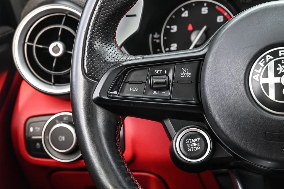 2020 Alfa Romeo Giulia - Image 17 of 20