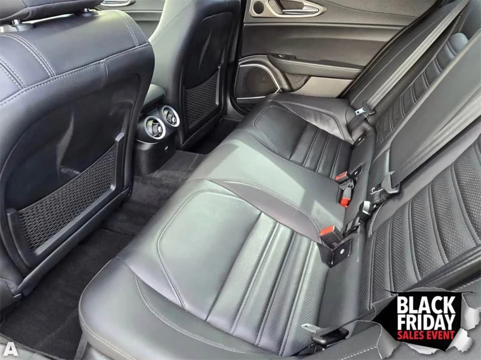 2020 Alfa Romeo Giulia - Image 10 of 18