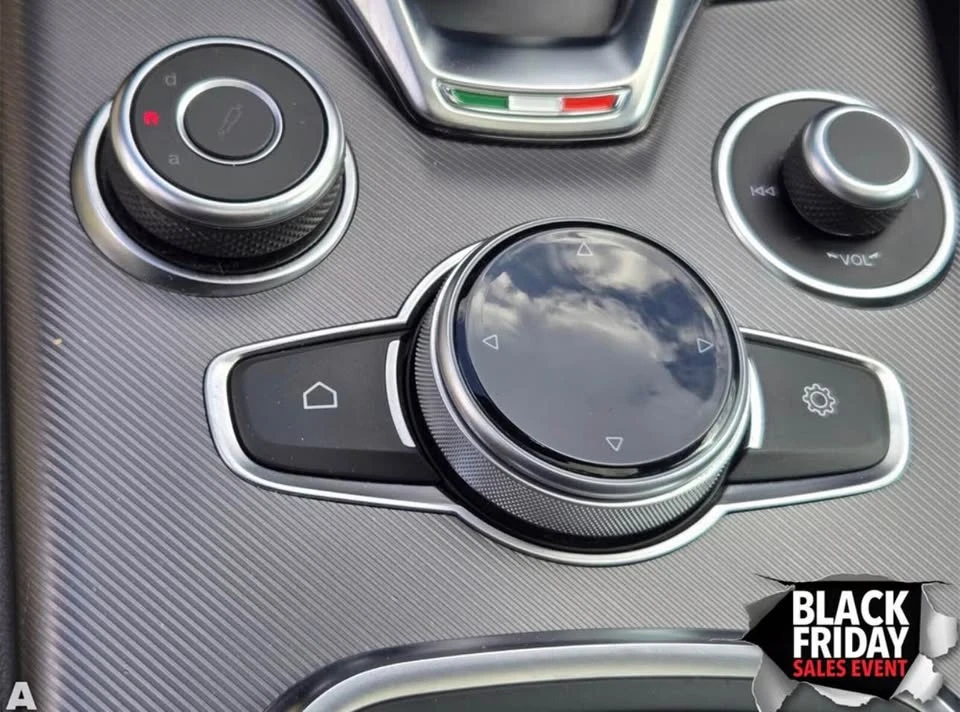 2020 Alfa Romeo Giulia - Image 15 of 18
