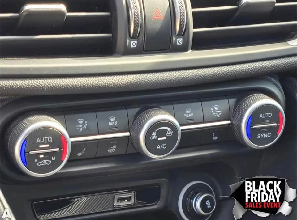 2020 Alfa Romeo Giulia - Image 14 of 18
