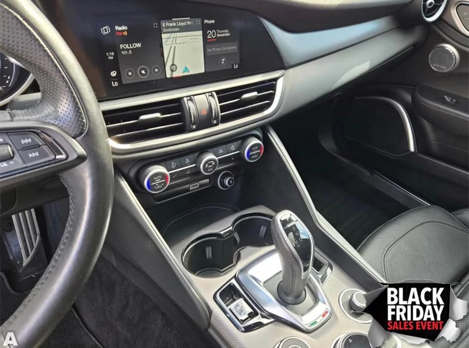 2020 Alfa Romeo Giulia - Image 13 of 18
