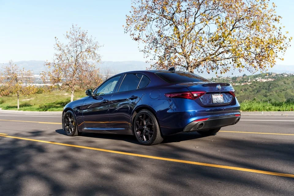 2020 Alfa Romeo Giulia - Image 8 of 19