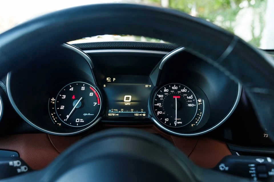 2020 Alfa Romeo Giulia - Image 11 of 19
