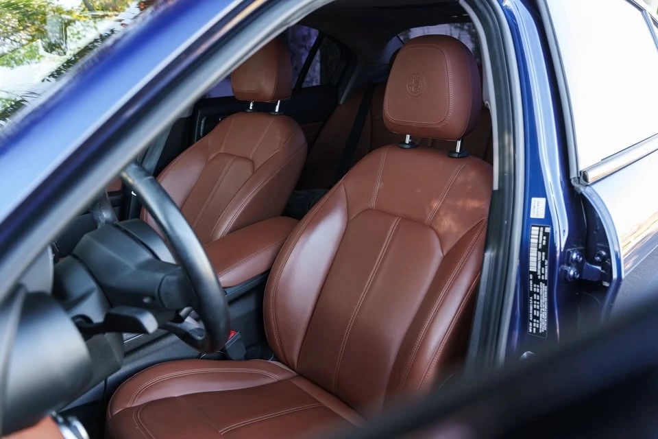 2020 Alfa Romeo Giulia - Image 15 of 19