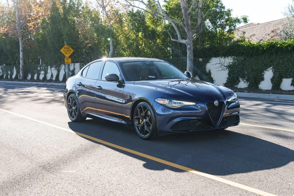 2020 Alfa Romeo Giulia - Image 3 of 19