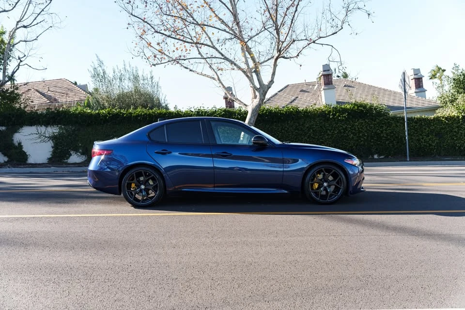 2020 Alfa Romeo Giulia - Image 5 of 19