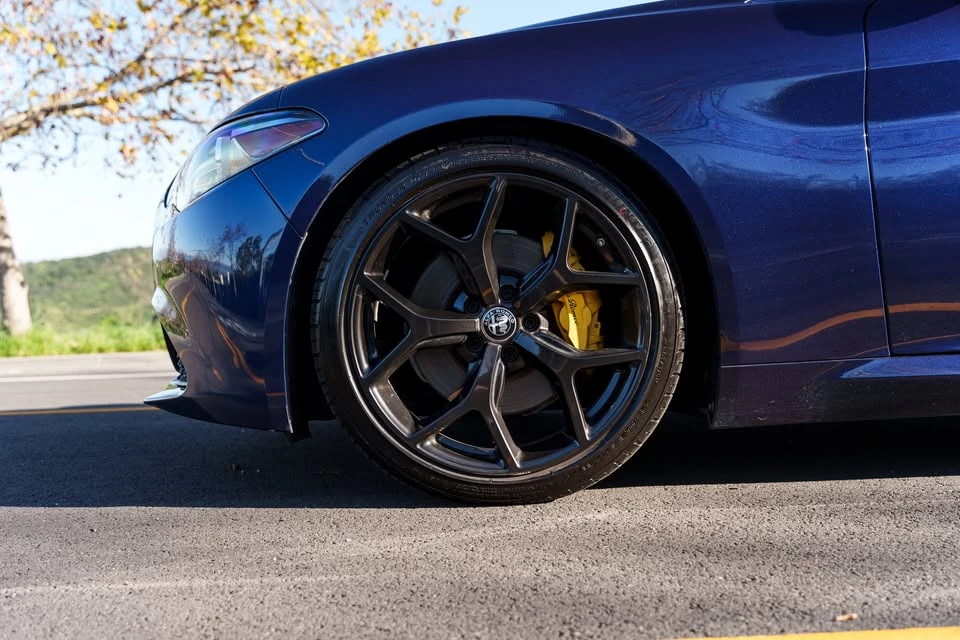 2020 Alfa Romeo Giulia - Image 6 of 19