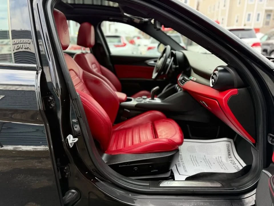 2020 Alfa Romeo Giulia - Image 15 of 19