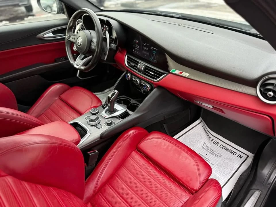 2020 Alfa Romeo Giulia - Image 16 of 19