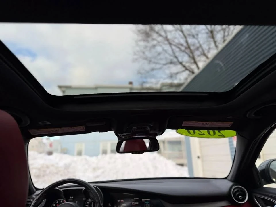 2020 Alfa Romeo Giulia - Image 11 of 19