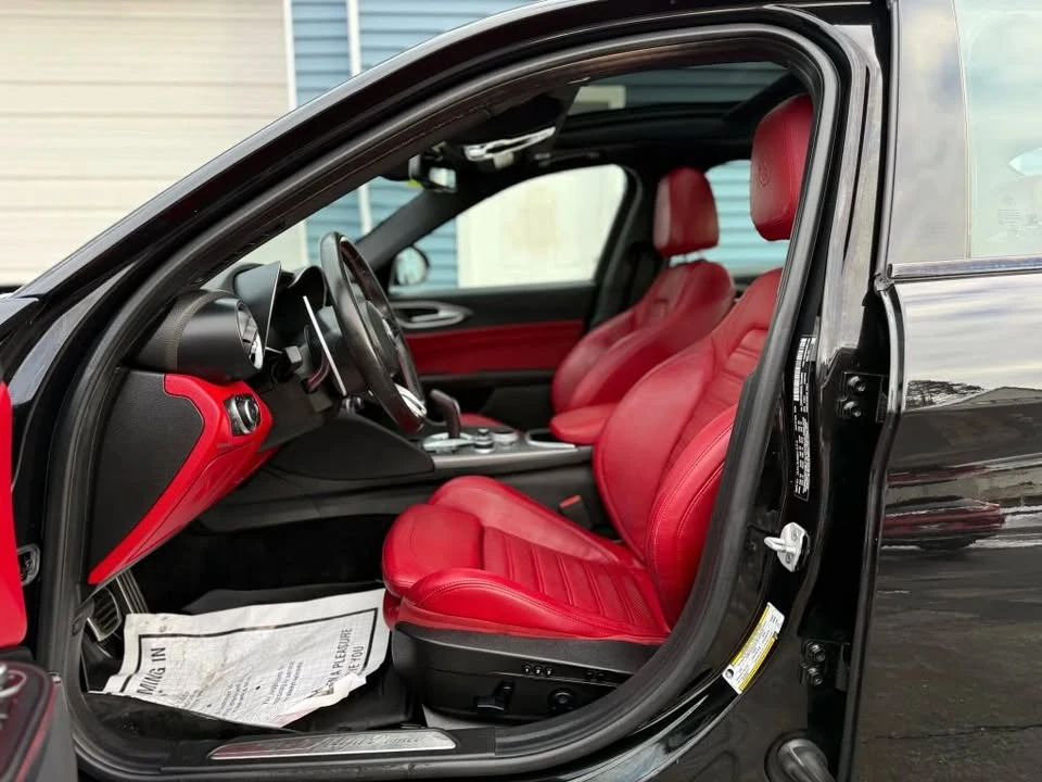 2020 Alfa Romeo Giulia - Image 9 of 19
